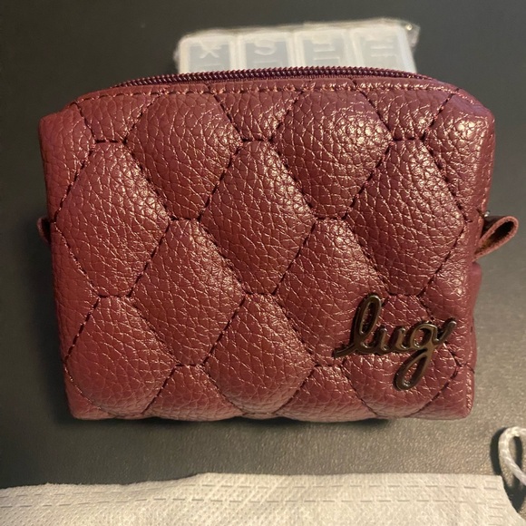 BRAND NEW LUG Mini Choo Choo VL in Wine Includes pill insert & dust cover bag. - Picture 7 of 7